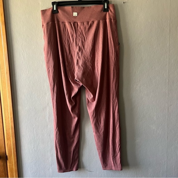 Vuori Pose At Ease Pants Heathered Rosewood Ribbed Mid Rise Size Large - Picture 5 of 7